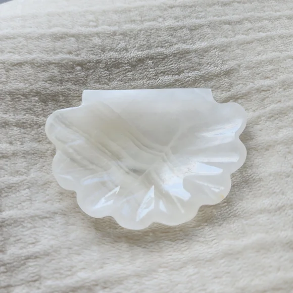 🤍 Onyx Crystal Shell Bowl - Picture 6 of 6